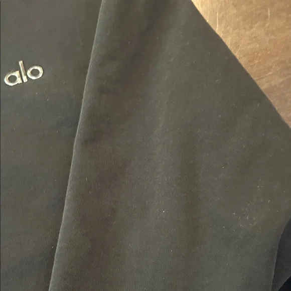 ALO Yoga Black Sweatshirt - Picture 4 of 5